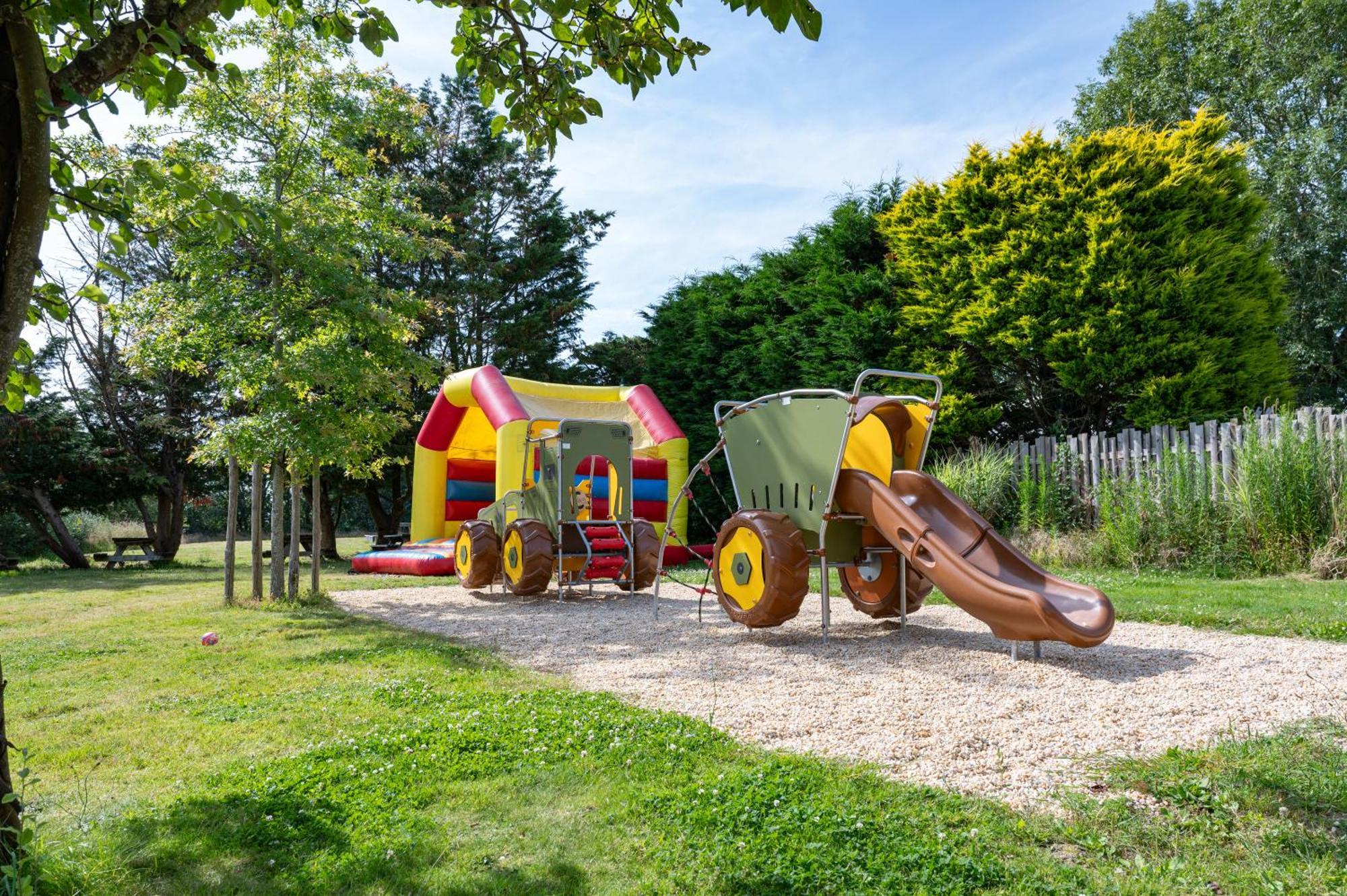 Camping Rcn La Ferme Du Latois Coex Ngoại thất bức ảnh