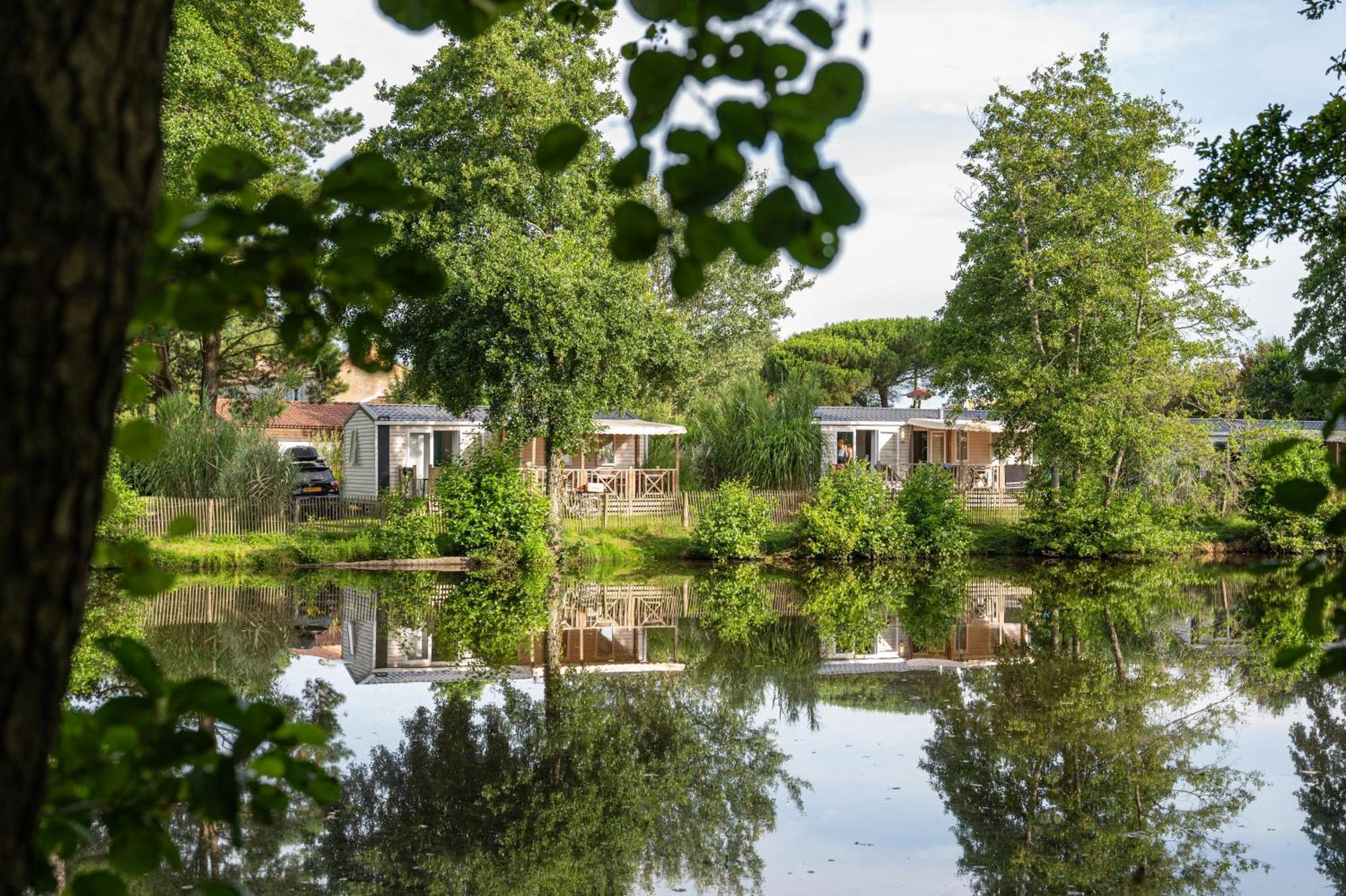 Camping Rcn La Ferme Du Latois Coex Ngoại thất bức ảnh
